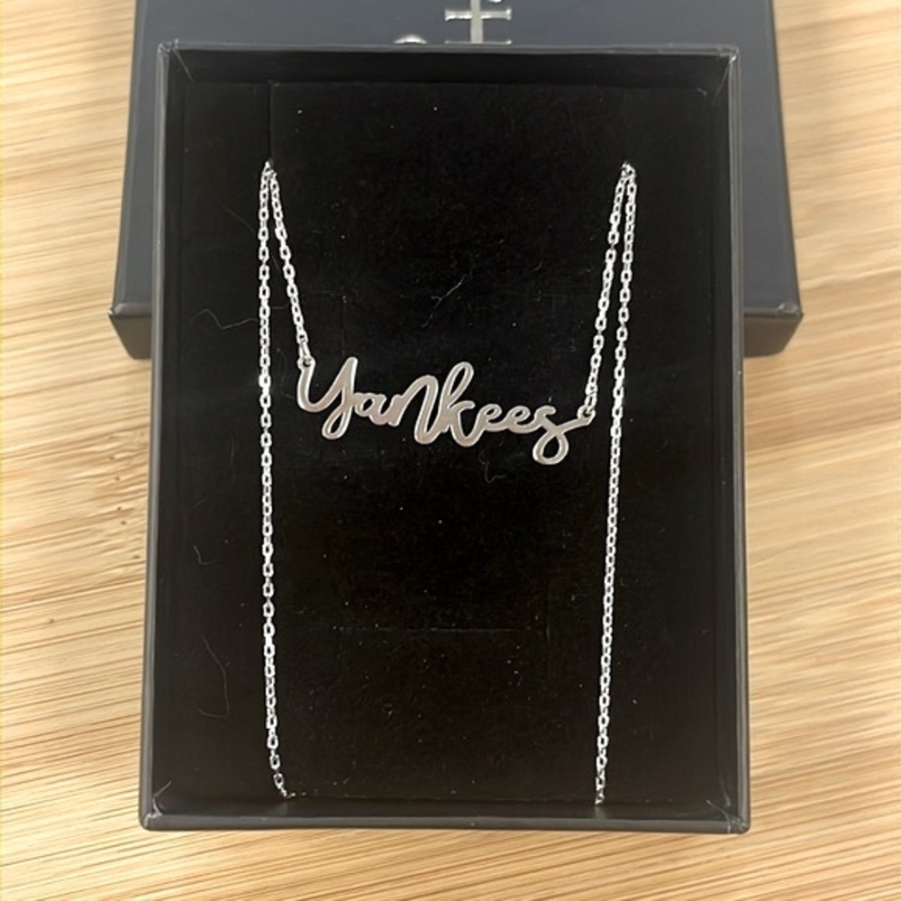 Brand New 925 Sterling Silver New York Yankees 18" Necklace Baseball Nameplate